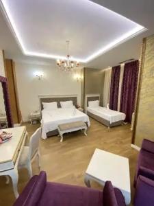 The Red Bricks - 101