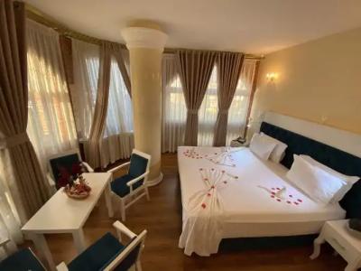 The Red Bricks - 106