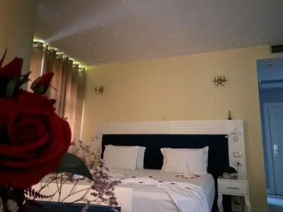 The Red Bricks - 109