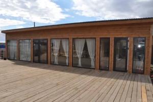 Holiday Home, Makovo