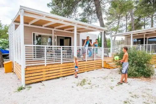 Zaton Holiday Resort Mobile Homes & Glamping Tents - 9