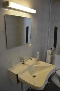 Folkiacenter Gästhem - 8