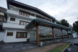 Heaven Seven Hotel, Kandy