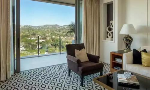 Waldorf Astoria - 85