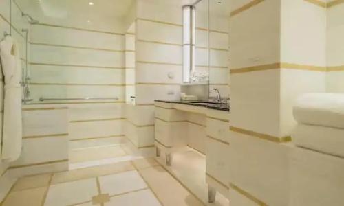 Waldorf Astoria - 54