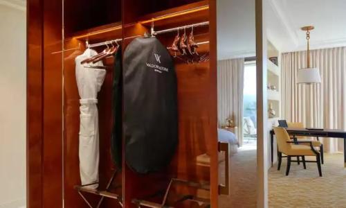 Waldorf Astoria - 56