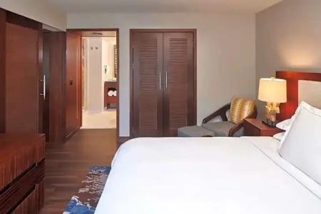 Hilton Grand Vacations Club Hokulani Waikiki - 39