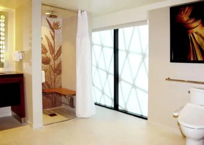 Hilton Grand Vacations Club Hokulani Waikiki - 2