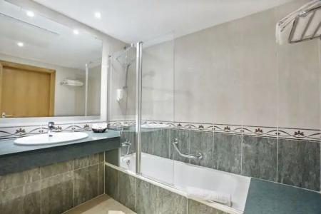 Universal Marqués - 53