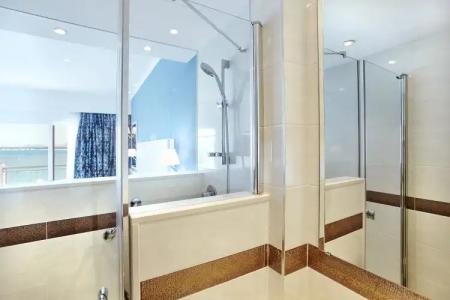 Universal Marqués - 8