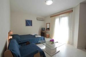 Sea Breeze, Agia Marina