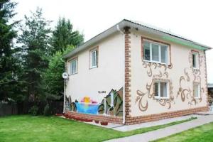 U Gory Volchiha Tourist base, Revda