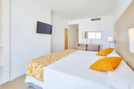 Ilusion Moreyo - Adults Only - 54