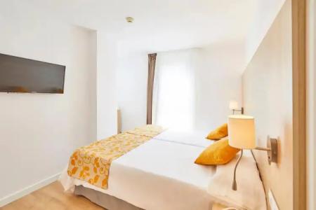 Ilusion Moreyo - Adults Only - 3