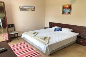 Avrora Studios, Byala