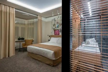 Artagonist Art - 105