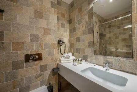 Artagonist Art - 102