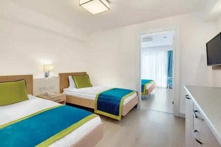 Side Su - Adult Only (+16) - 32