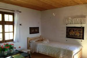 Dimmi House, Leschten