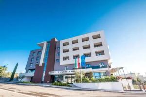 Fuori le Mura, Altamura