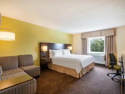 Holiday Inn Greensboro Coliseum by IHG - 31