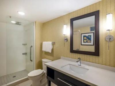 Holiday Inn Greensboro Coliseum by IHG - 36