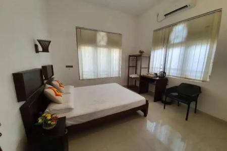 So What Boutique - 3