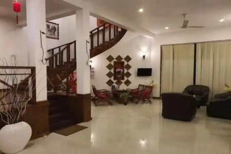 So What Boutique - 10