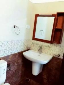 So What Boutique - 8