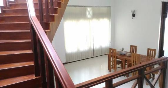 So What Boutique - 11