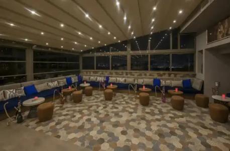 Doubletree by Hilton - 11