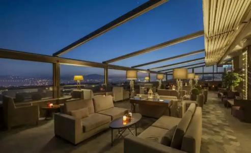 Doubletree by Hilton - 24