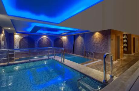 Doubletree by Hilton - 12