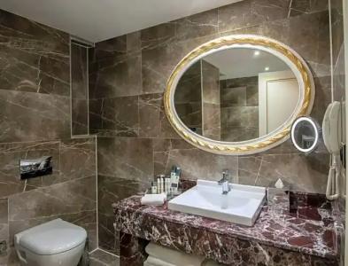 Doubletree by Hilton - 37