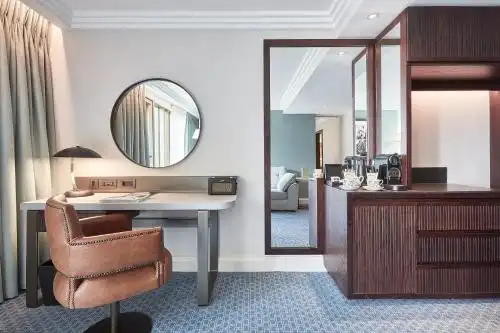 Clayton Cambridge - 10