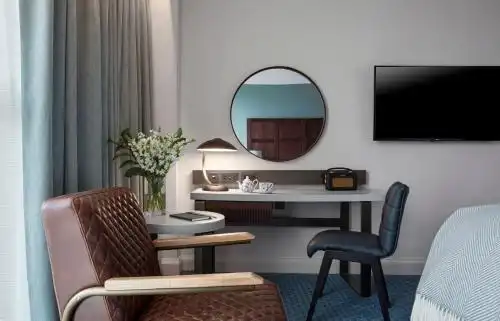 Clayton Cambridge - 5