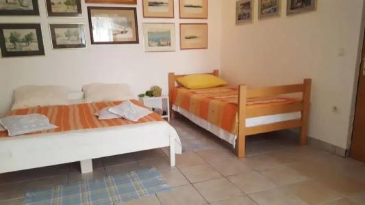 Top Spot Guesthouse - 1