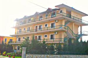 Hotel Athina, Velipoje