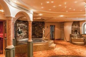 Trofana Alpin, Ischgl