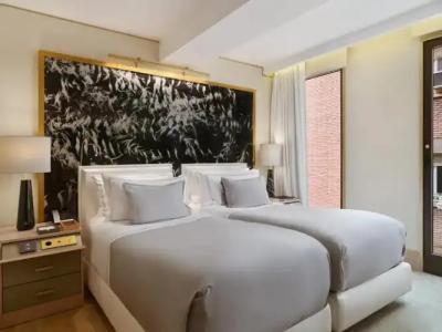 The One Barcelona GL - 5