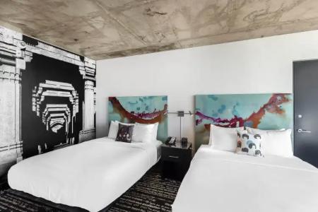 Lorenzo Dallas, Tapestry Collection by Hilton - 5