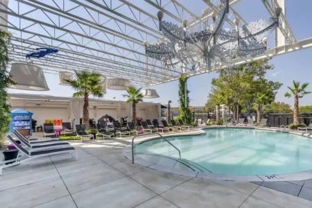 Lorenzo Dallas, Tapestry Collection by Hilton - 24