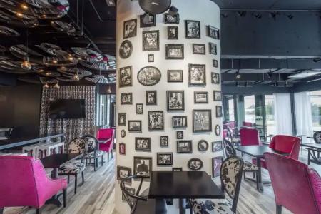 Lorenzo Dallas, Tapestry Collection by Hilton - 35