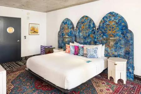 Lorenzo Dallas, Tapestry Collection by Hilton - 63