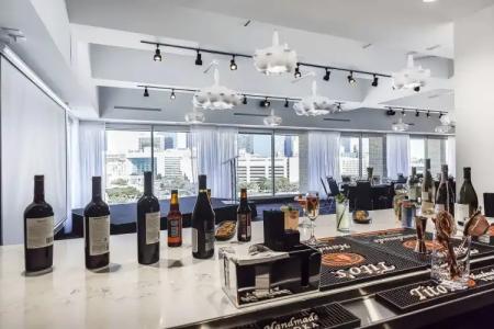 Lorenzo Dallas, Tapestry Collection by Hilton - 33