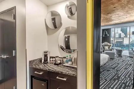 Lorenzo Dallas, Tapestry Collection by Hilton - 47