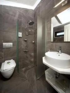 Maya Bistro & Beach - 75