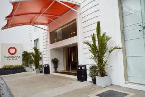 Mandarina Colombo, Colombo