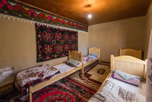 Yahshigul Guesthouse - 1