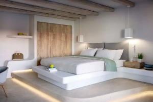 Balius Mykonos, Mykonos City